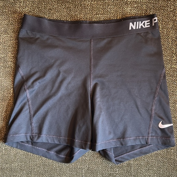 L Nike Pro 5” tights| black. - Picture 1 of 6